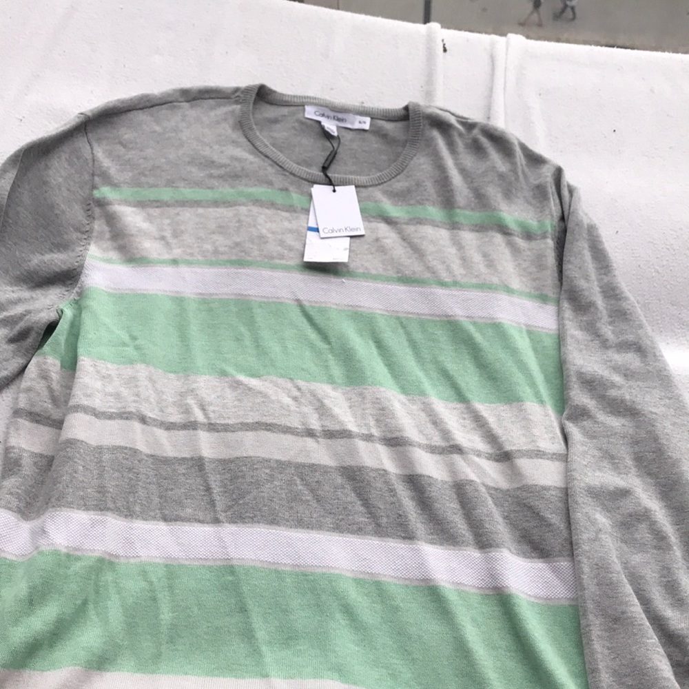 Men’s long sleeve sweater